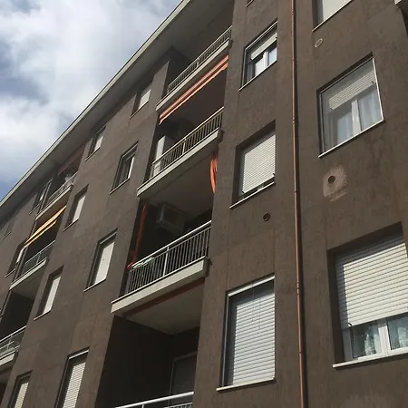 Domus Vicina Al Centro Apartmán Voghera